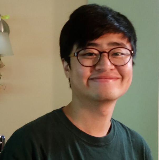 Headshot of Dongmin smiling